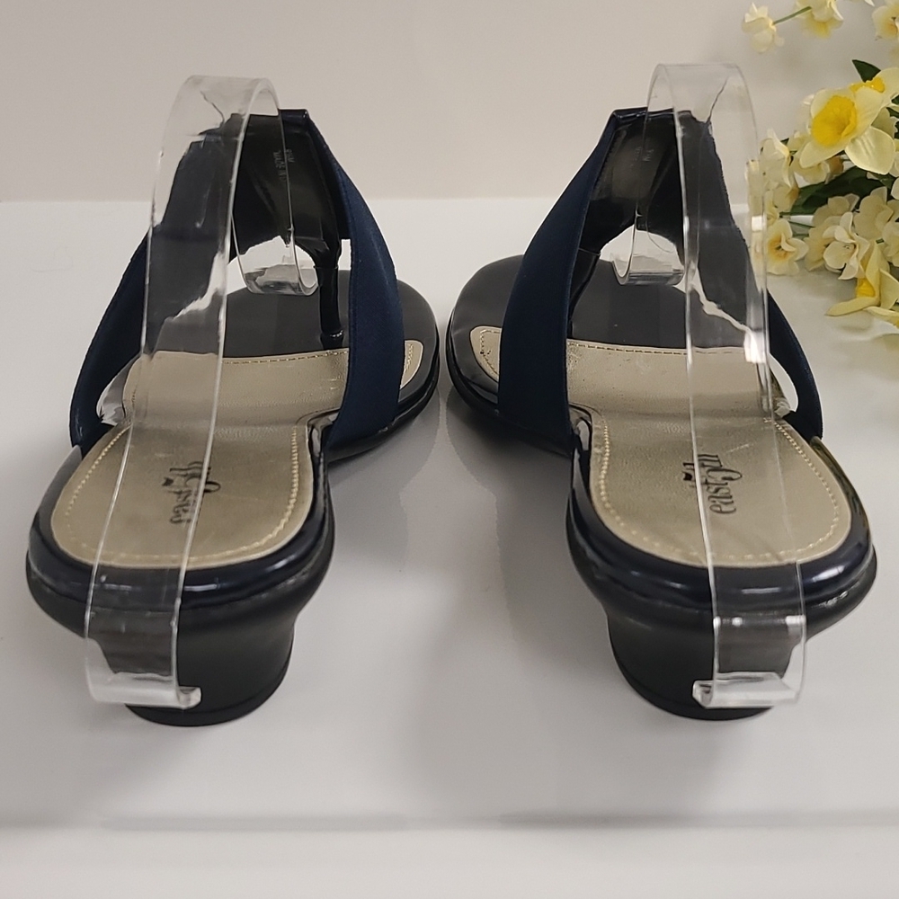 East 5th NWOT Navy Slip On Sandals / Shoes - Size 9.5 - Picture 5 of 7